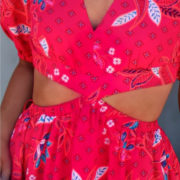 Brand new cut out dress !! - Picture 4 of 5